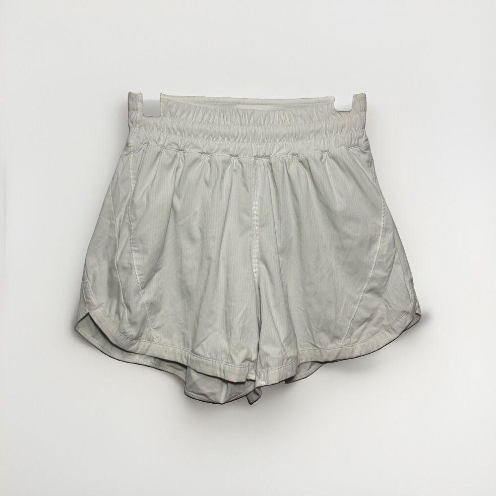 Lululemon Hotty Hot Short II Long 4 White Barely Beige Size 6 Lined Running